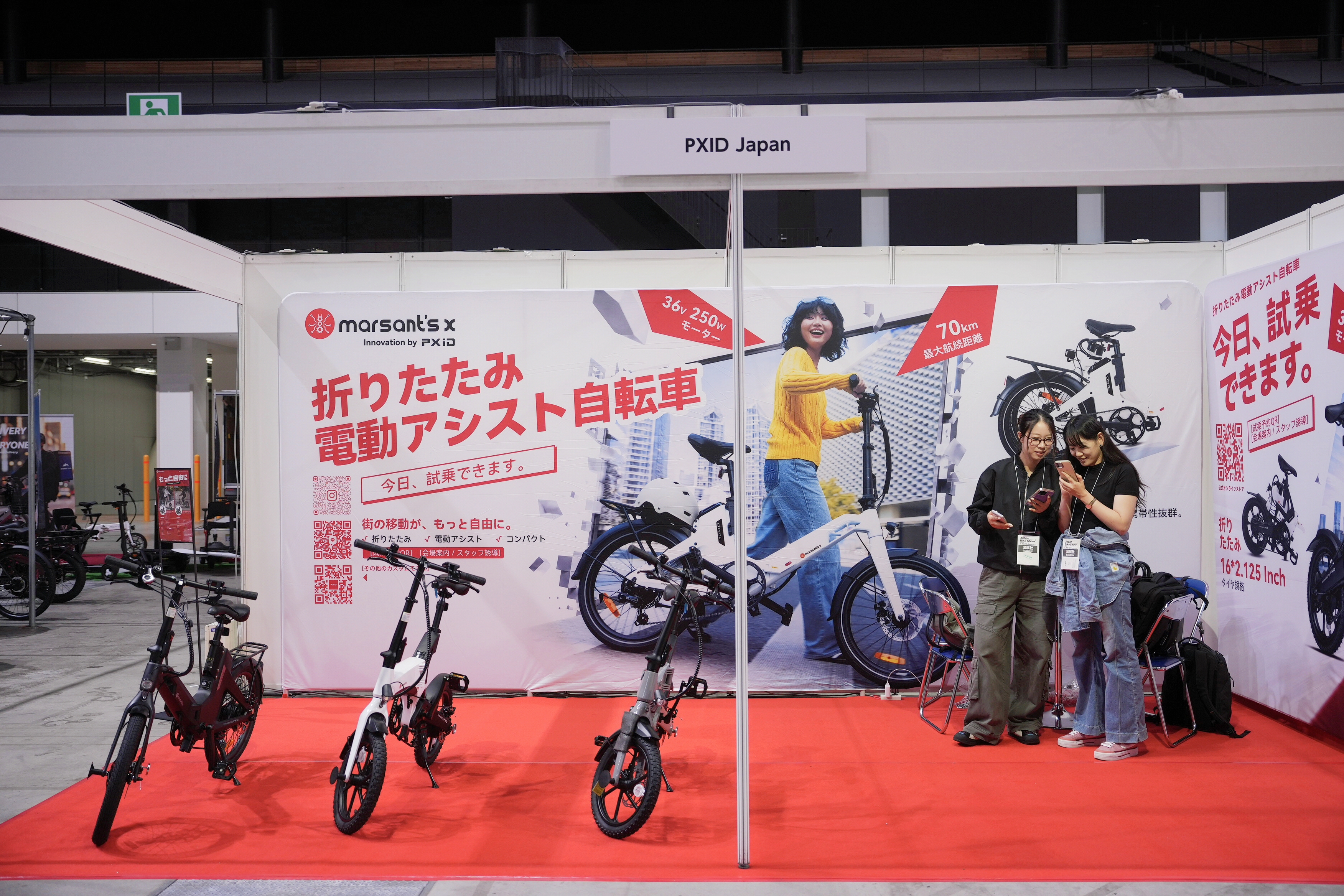 E34ブースに展示されたLIGHT-P2とLIGHT-P4